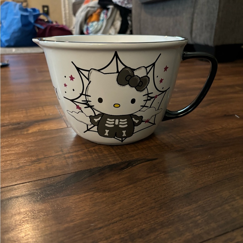 Hello kitty Halloween batter bowl
